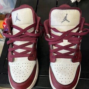 Nike Kids Sneakers in Maroon and White